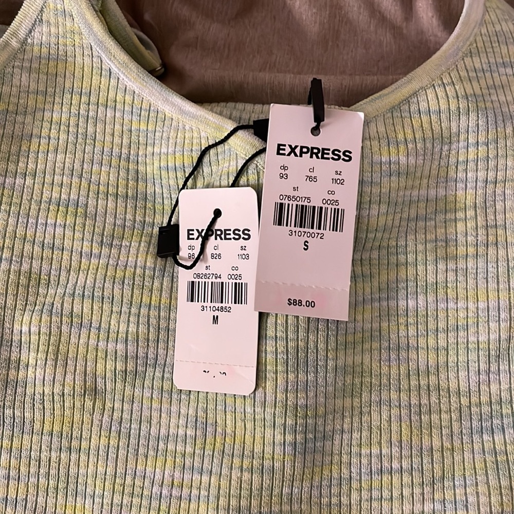 Express Green Two Piece Set - Picture 5 of 5